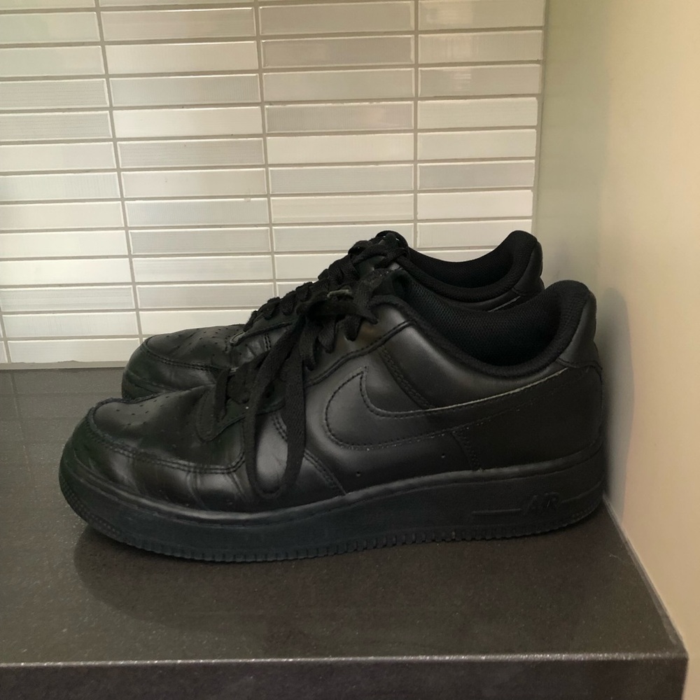 Nike Air Force 1 men’s leather sneakers